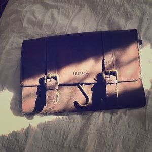 Lea bags leather hanging toiletries bag.